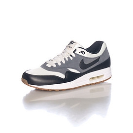 BASKET NIKE MAX 1 ESSENTIAL
